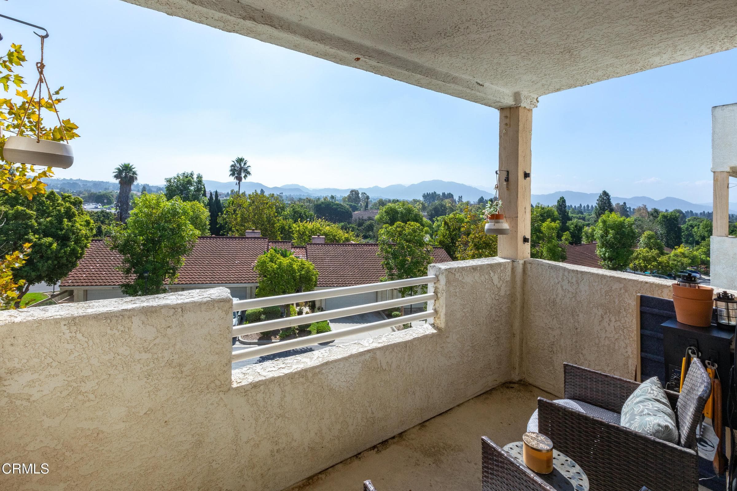 10 2713 Antonio Drive #203 (Camarillo CA