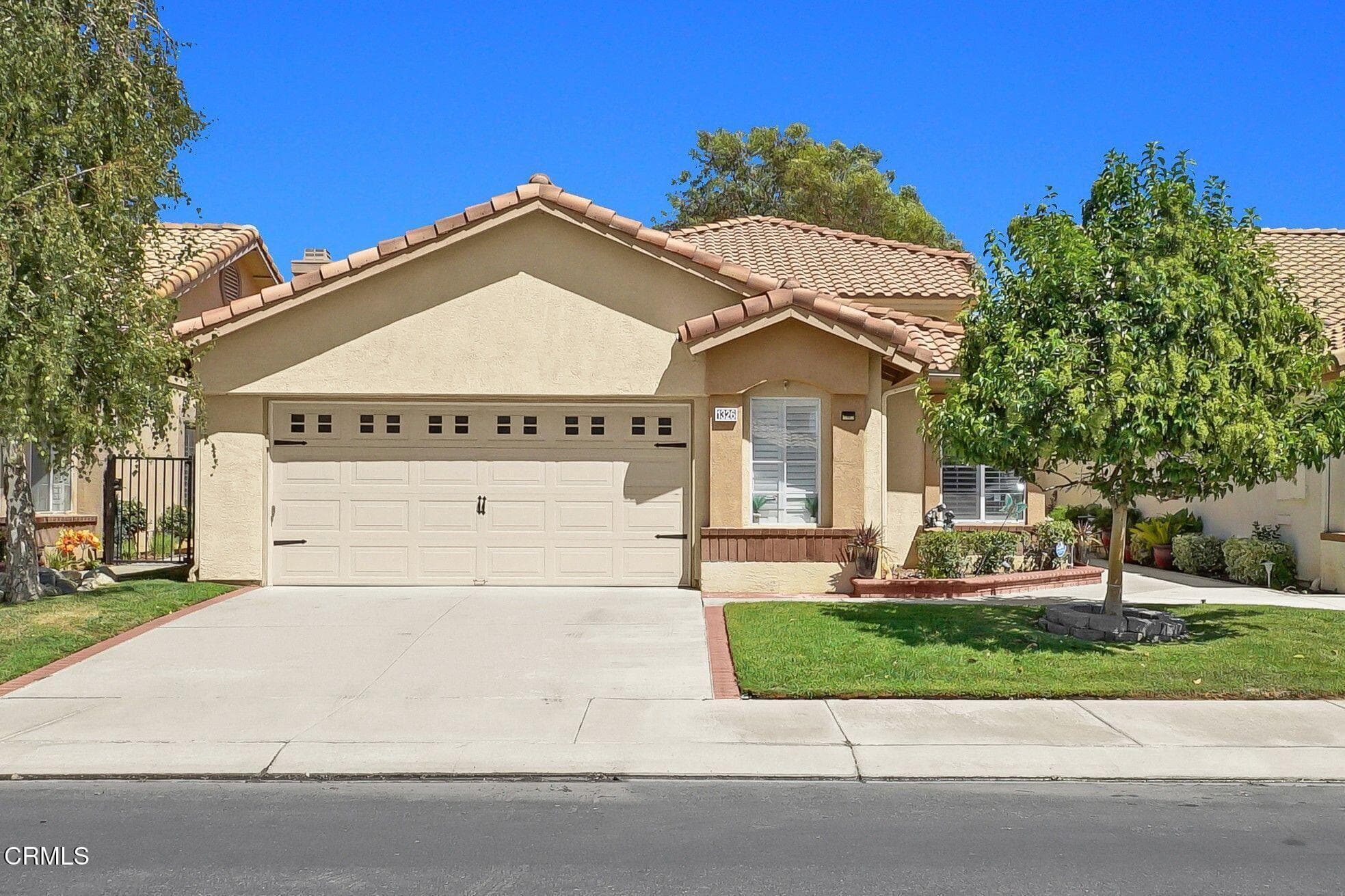 1-web-or-mls-PropertyGraphy.com (1)